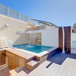 Traditional Maltese Townhouse Wt Terrace And Pool By Buena Vista