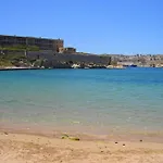 Traditional Maltese Townhouse Wt Terrace And Pool By Buena Vista * Senglea