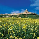 Feriehus Traditional Maltese Townhouse Wt Terrace And Pool By Buena Vista