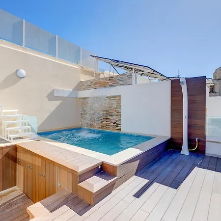 Traditional Maltese Townhouse Wt Terrace And Pool By Buena Vista