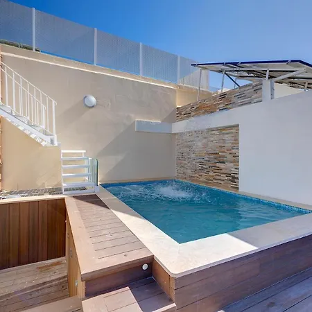 Traditional Maltese Townhouse Wt Terrace And Pool *