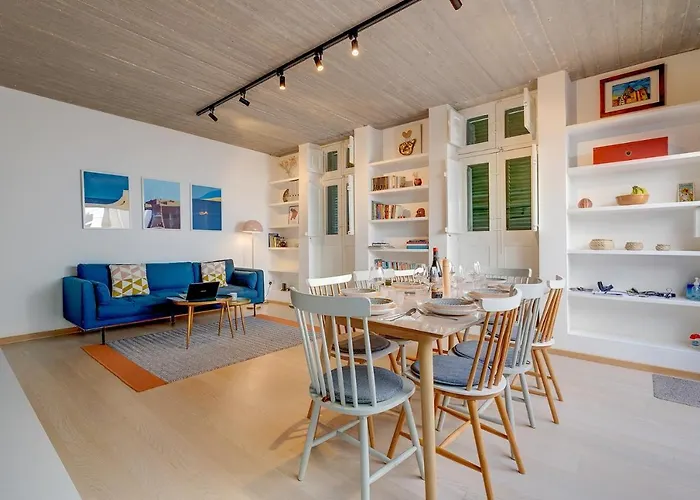 Traditional Maltese Townhouse Wt Terrace And Pool By Buena Vista