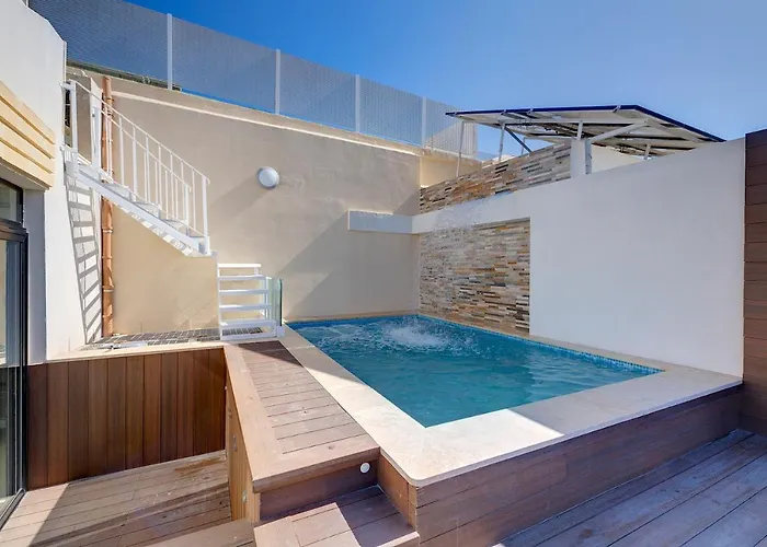 Traditional Maltese Townhouse Wt Terrace And Pool By Buena Vista *