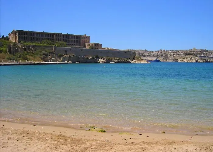 Traditional Maltese Townhouse Wt Terrace And Pool By Buena Vista * 센글리아