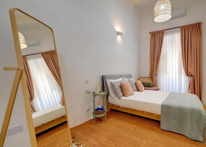 Traditional Maltese Townhouse Wt Terrace And Pool By Buena Vista 펜션 센글리아