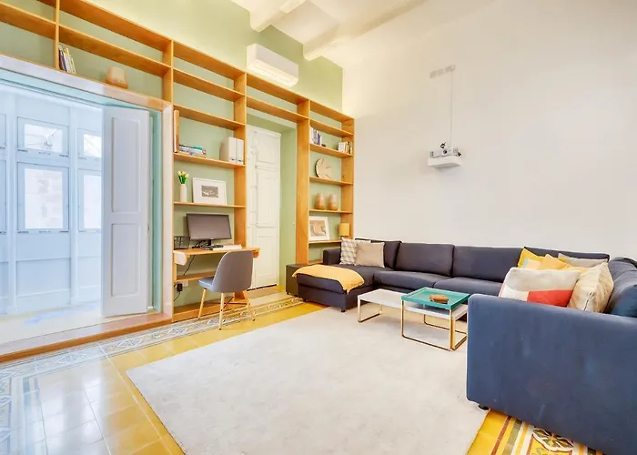 Traditional Maltese Townhouse Wt Terrace And Pool By Buena Vista *