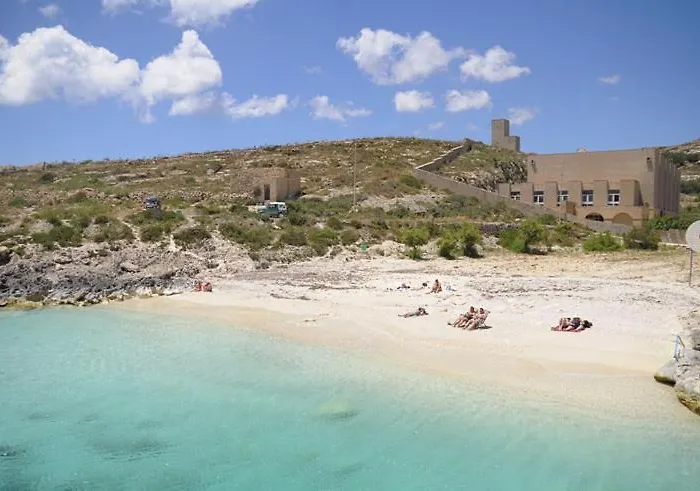 Traditional Maltese Townhouse Wt Terrace And Pool By Buena Vista 센글리아