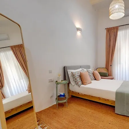 Traditional Maltese Townhouse Wt Terrace And Pool Hébergement de vacances Isla