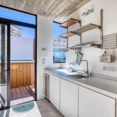 Holiday home Traditional Maltese Townhouse Wt Terrace And Pool