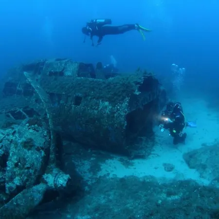 Traditional Maltese Townhouse Wt Terrace And Pool Isla