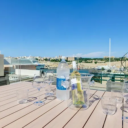 Traditional Maltese Townhouse Wt Terrace And Pool Hébergement de vacances Isla