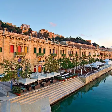 Hébergement de vacances Traditional Maltese Townhouse Wt Terrace And Pool *