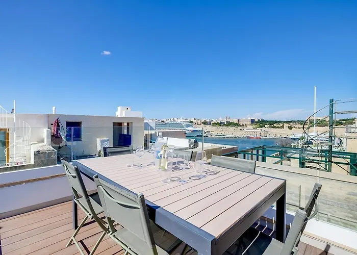 Traditional Maltese Townhouse Wt Terrace And Pool By Buena Vista 펜션