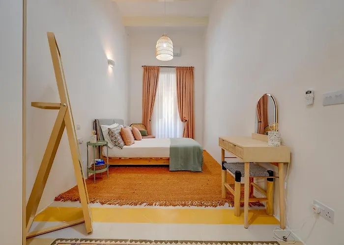 Traditional Maltese Townhouse Wt Terrace And Pool By Buena Vista 센글리아