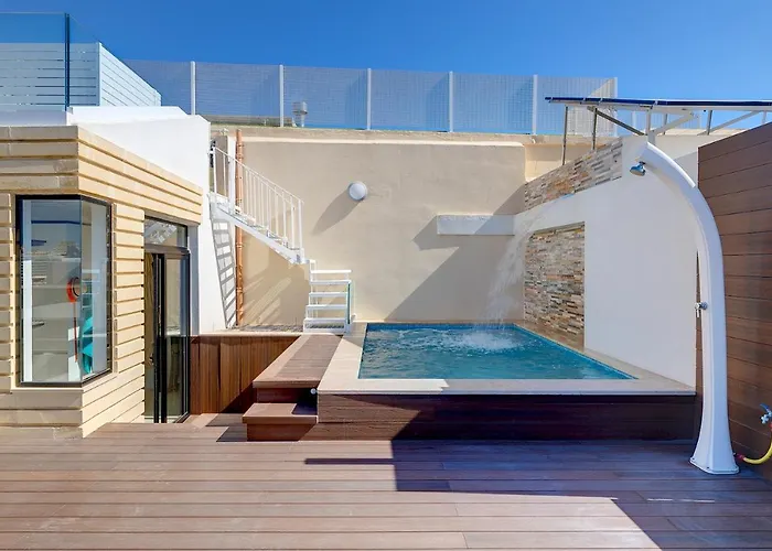 펜션 Traditional Maltese Townhouse Wt Terrace And Pool By Buena Vista 센글리아