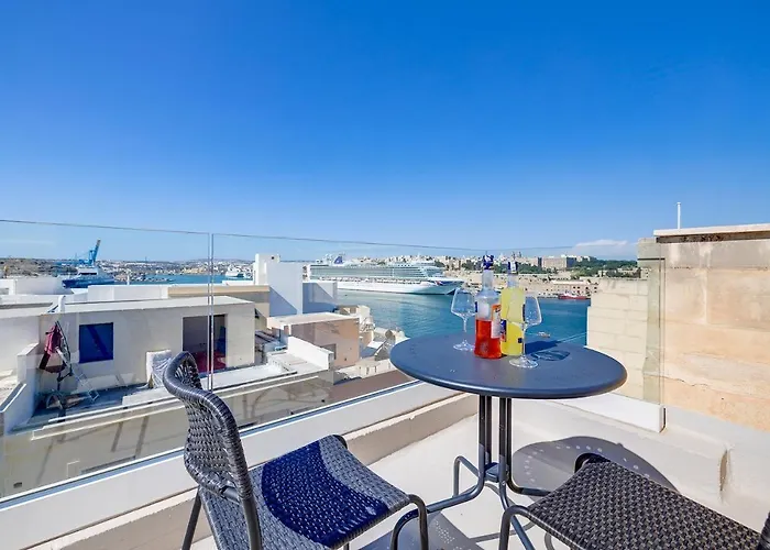 Traditional Maltese Townhouse Wt Terrace And Pool By Buena Vista 펜션 센글리아